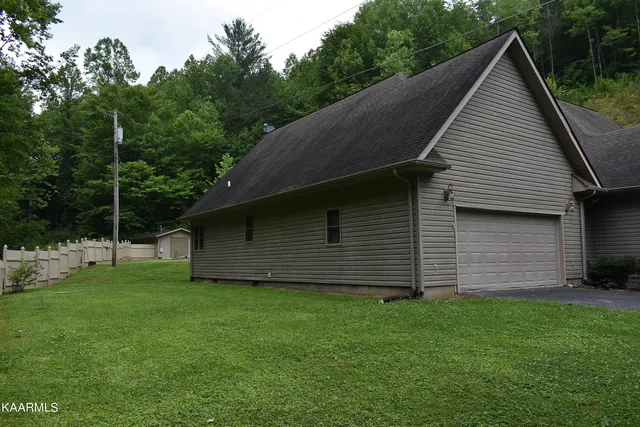 $402,500 | 239 Sulphur Springs Road, Harlan, KY 40840