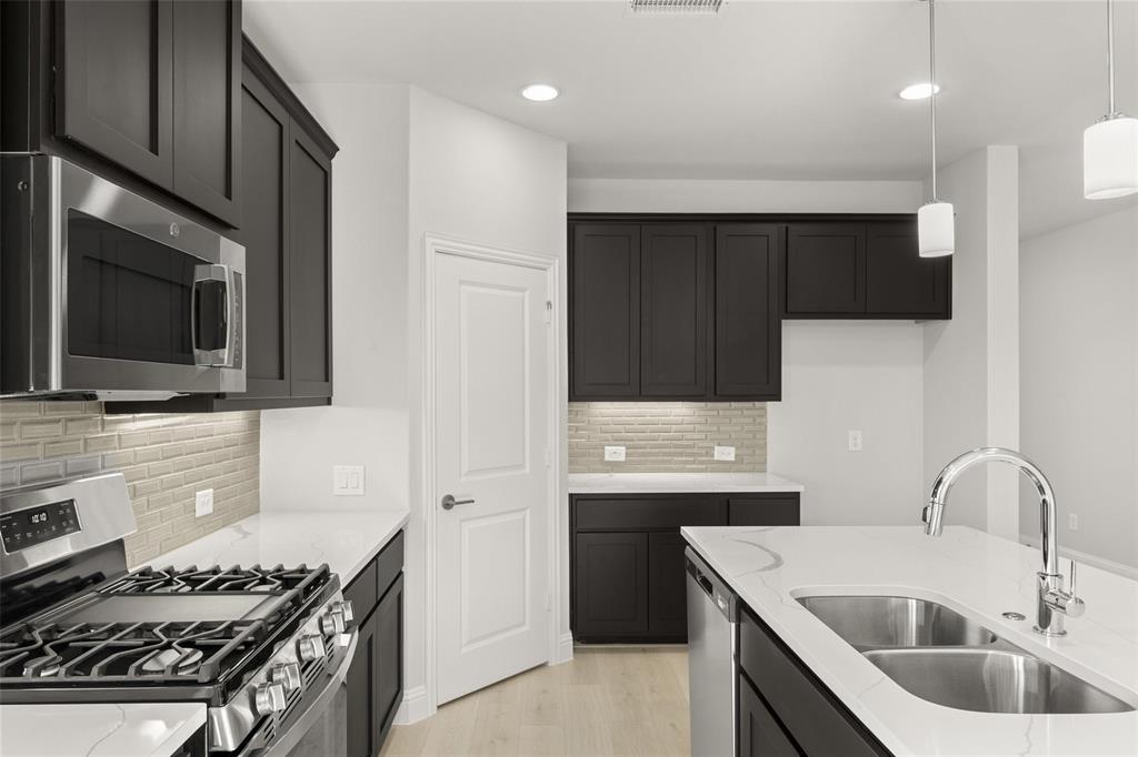 1212 Redcoat Drive Forney, TX 75126 - Photo 4 of 37 Kitchen 4