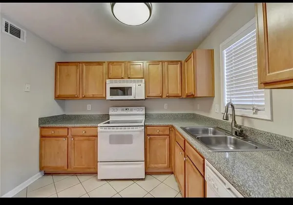 $1,750 | 810 Summer Place Northwest, Norcross, GA 30071