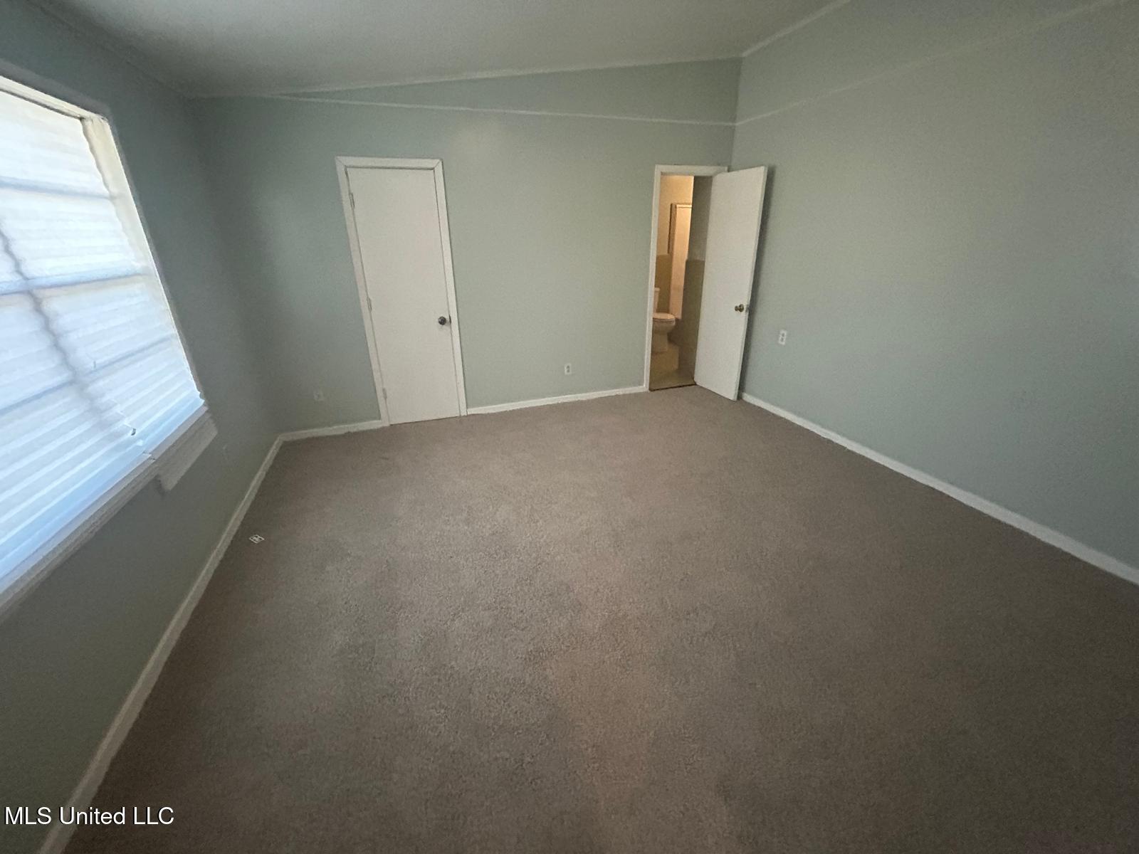 1054 Matthews Avenue Jackson, MS 39209 - Photo 7 of 13 08 - Interior