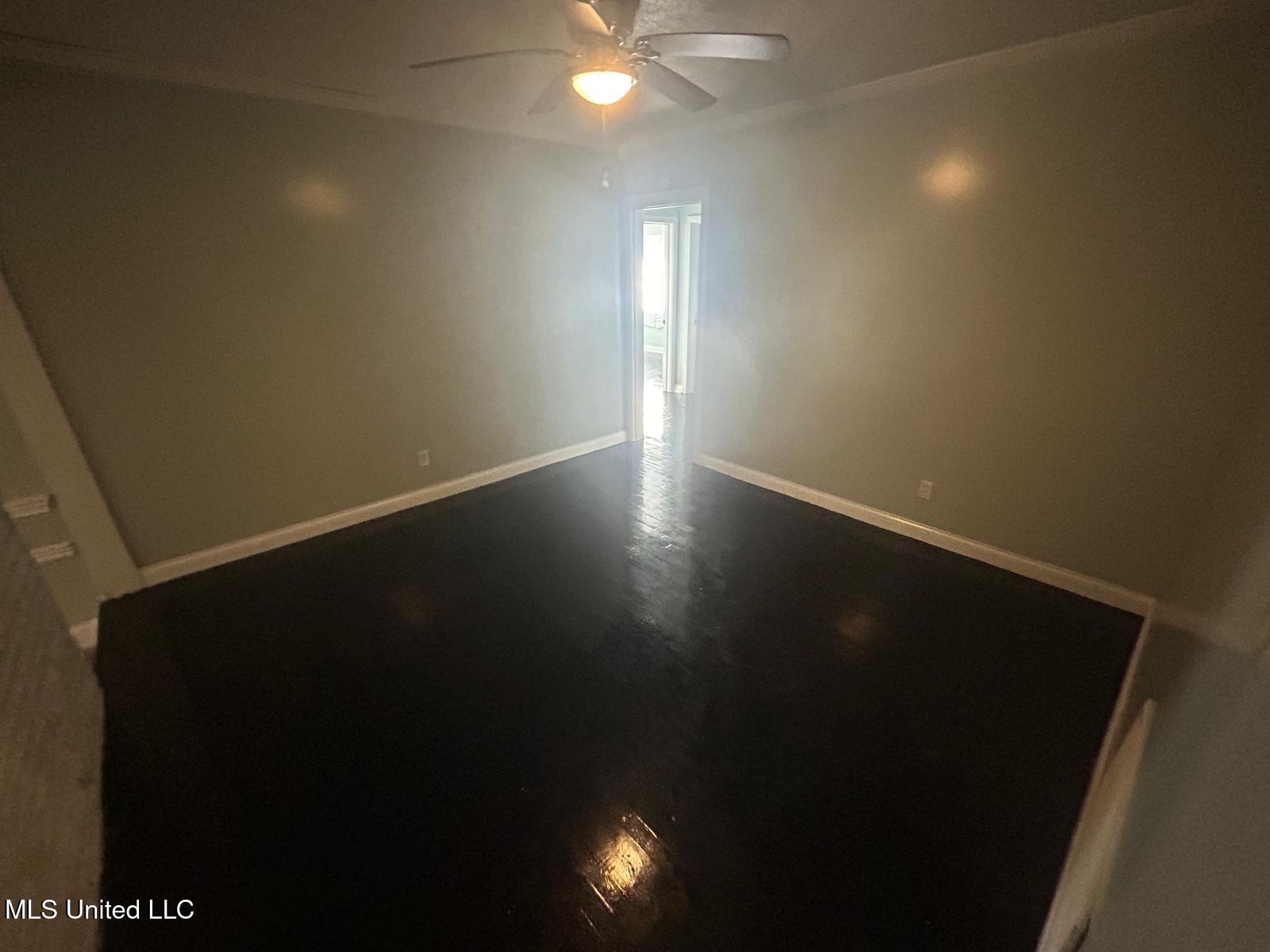 1054 Matthews Avenue Jackson, MS 39209 - Photo 9 of 13 10 - Interior 2