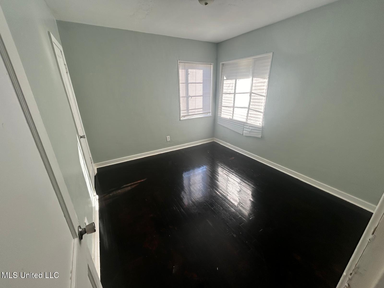 1054 Matthews Avenue Jackson, MS 39209 - Photo 10 of 13 10 - Interior