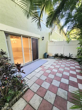 $2,550 | 119 Hidden Ct Drive, Hollywood, FL 33023
