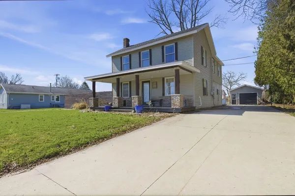$349,900 | 710 South Elm Street, Three Oaks, MI 49128