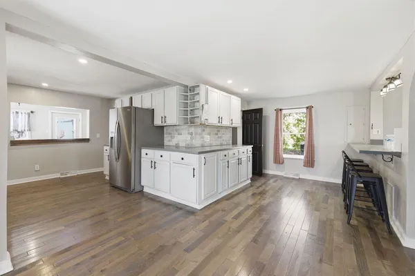 $349,900 | 710 South Elm Street, Three Oaks, MI 49128