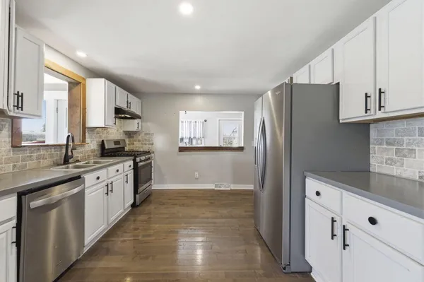 $349,900 | 710 South Elm Street, Three Oaks, MI 49128