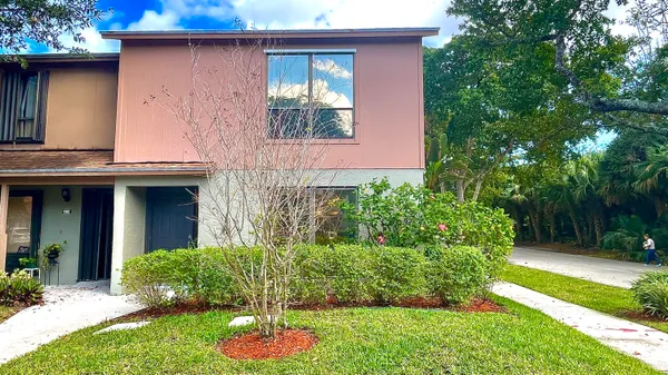 $2,395 | 501 Sandtree Drive, Palm Beach Gardens, FL 33403