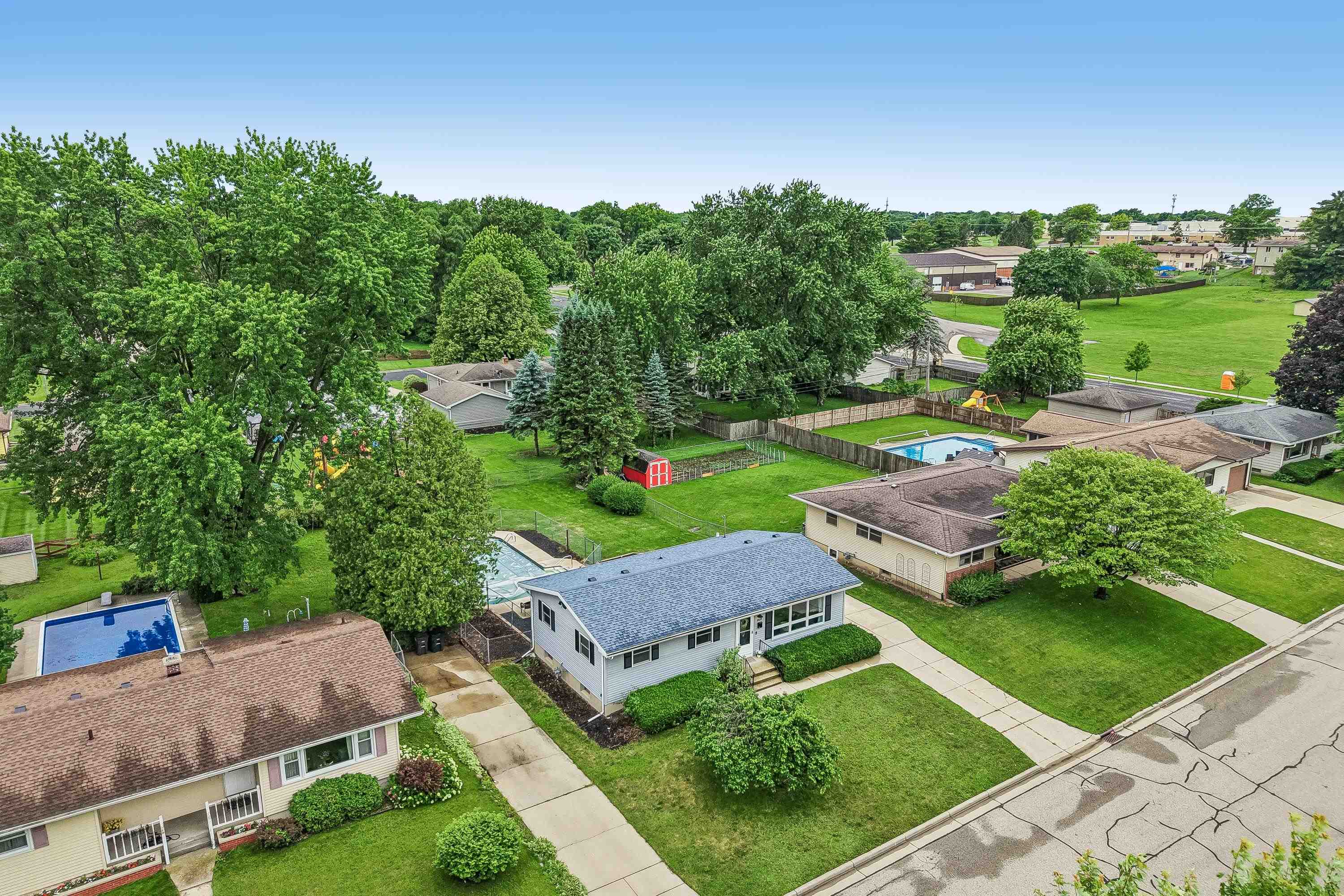 809 West Street Stoughton, WI 53589 - Photo 43 of 48