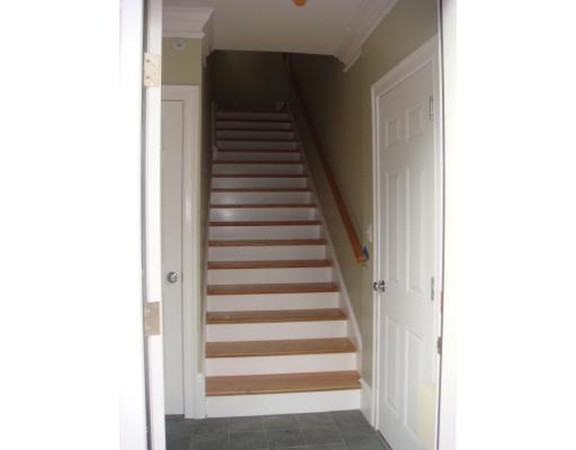 39 Juliette Street, Unit 3 Boston, MA 02122 - Photo 3 of 20 a view of entryway