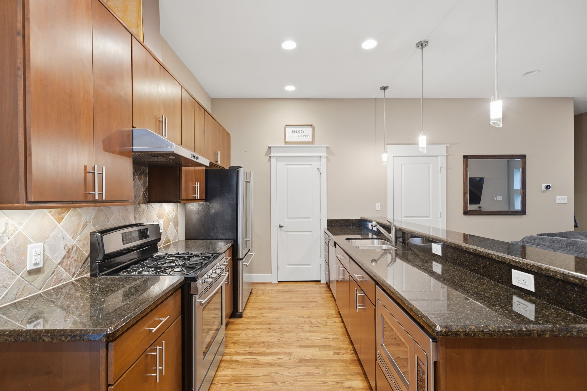 1036 West 24th Street Houston, TX 77008 - Photo 13 of 36