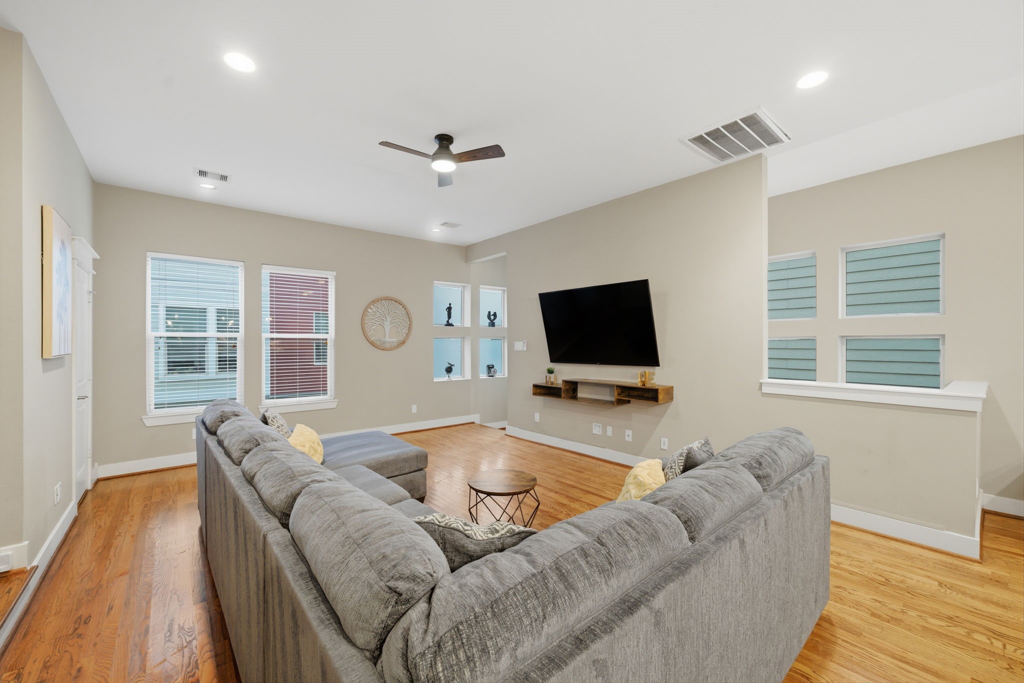 1036 West 24th Street Houston, TX 77008 - Photo 9 of 36