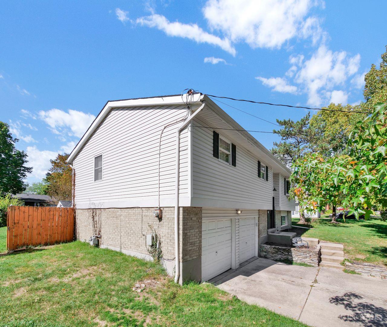 12041 Kenn Road Springdale, OH 45240 - Photo 2 of 36