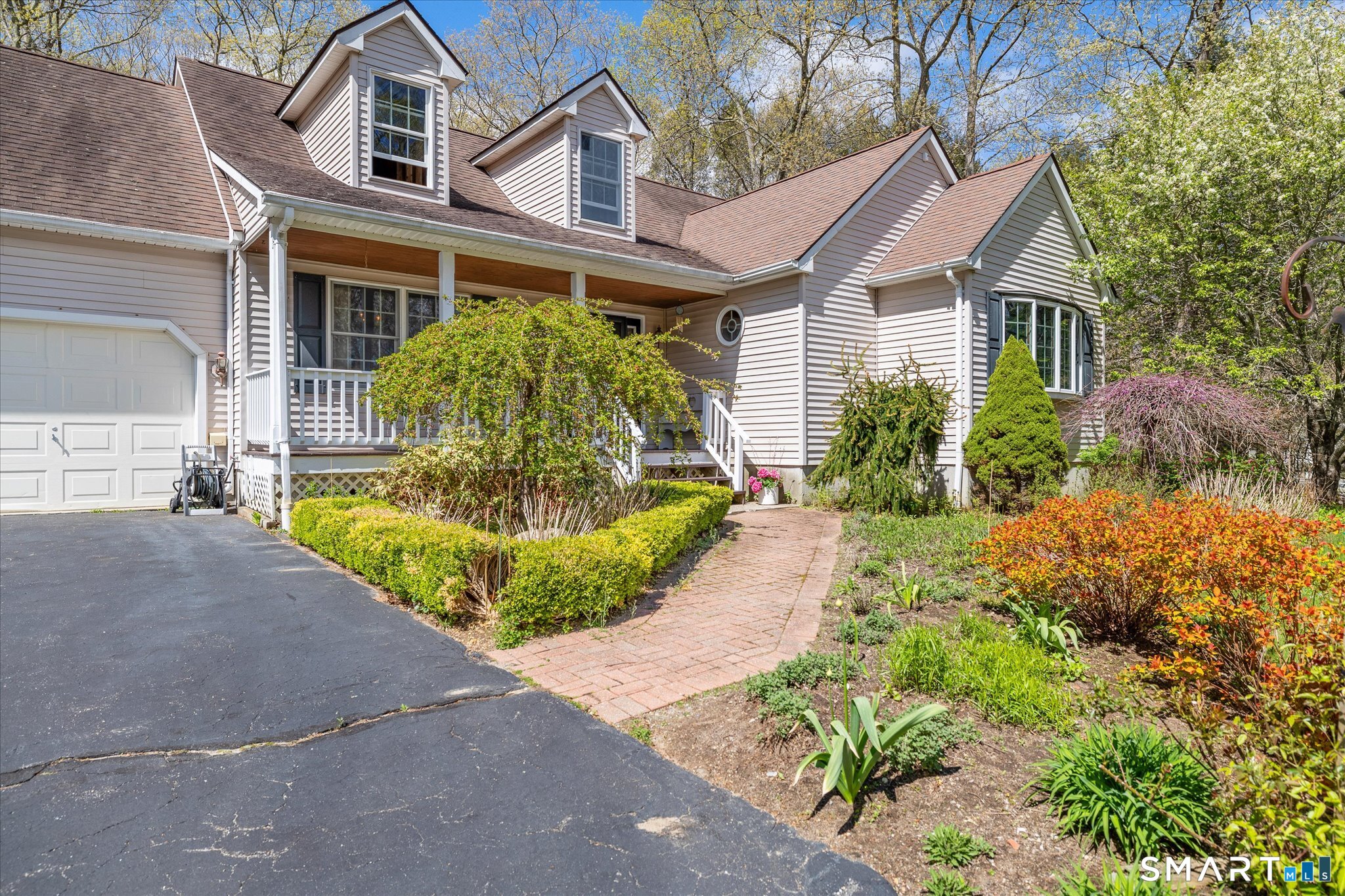 74 Taft Pond Road Pomfret, CT 06259 - Photo 2 of 40