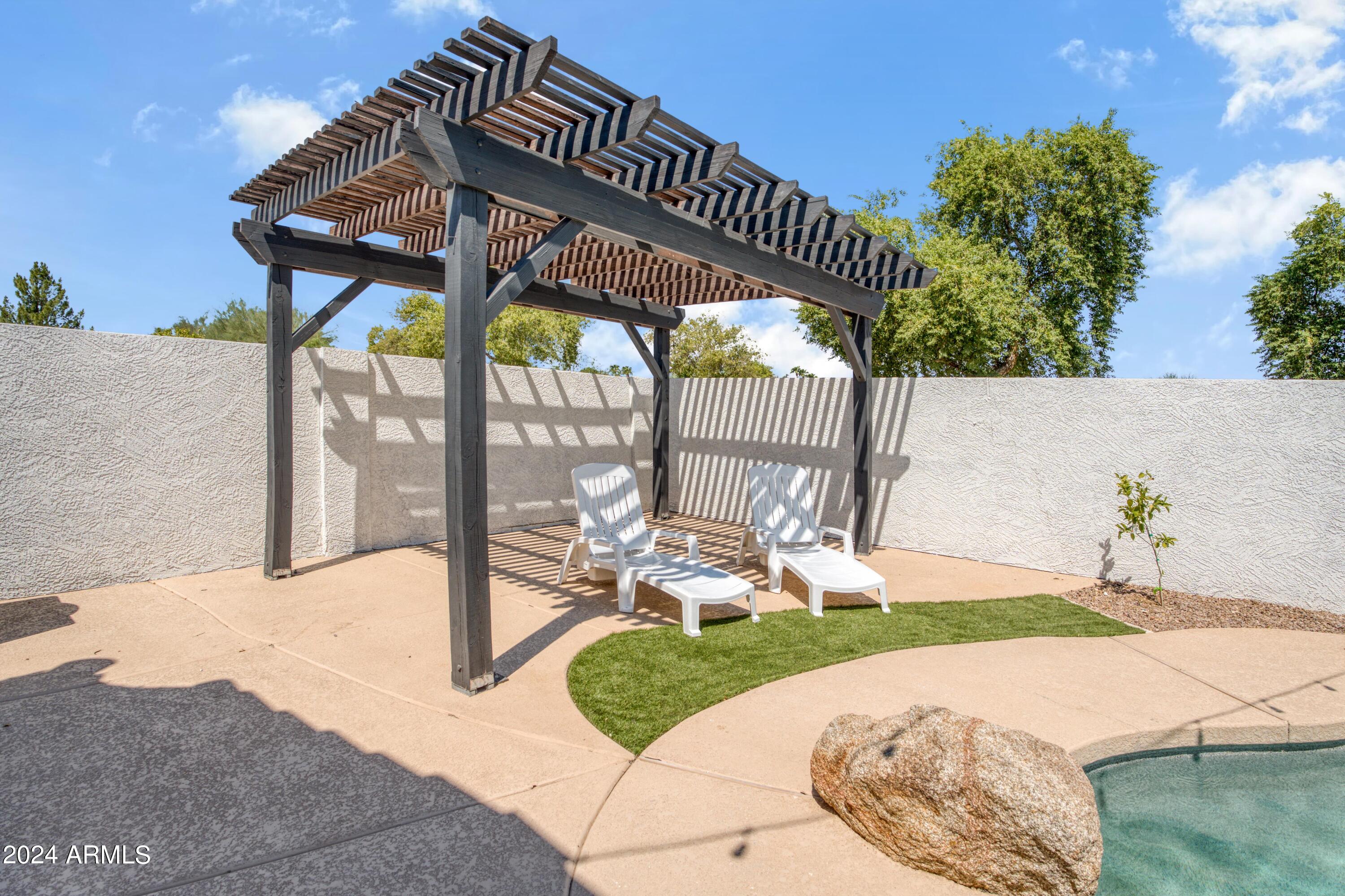 16852 West Northampton Road Surprise, AZ 85374 - Photo 23 of 31 Backyard Patio