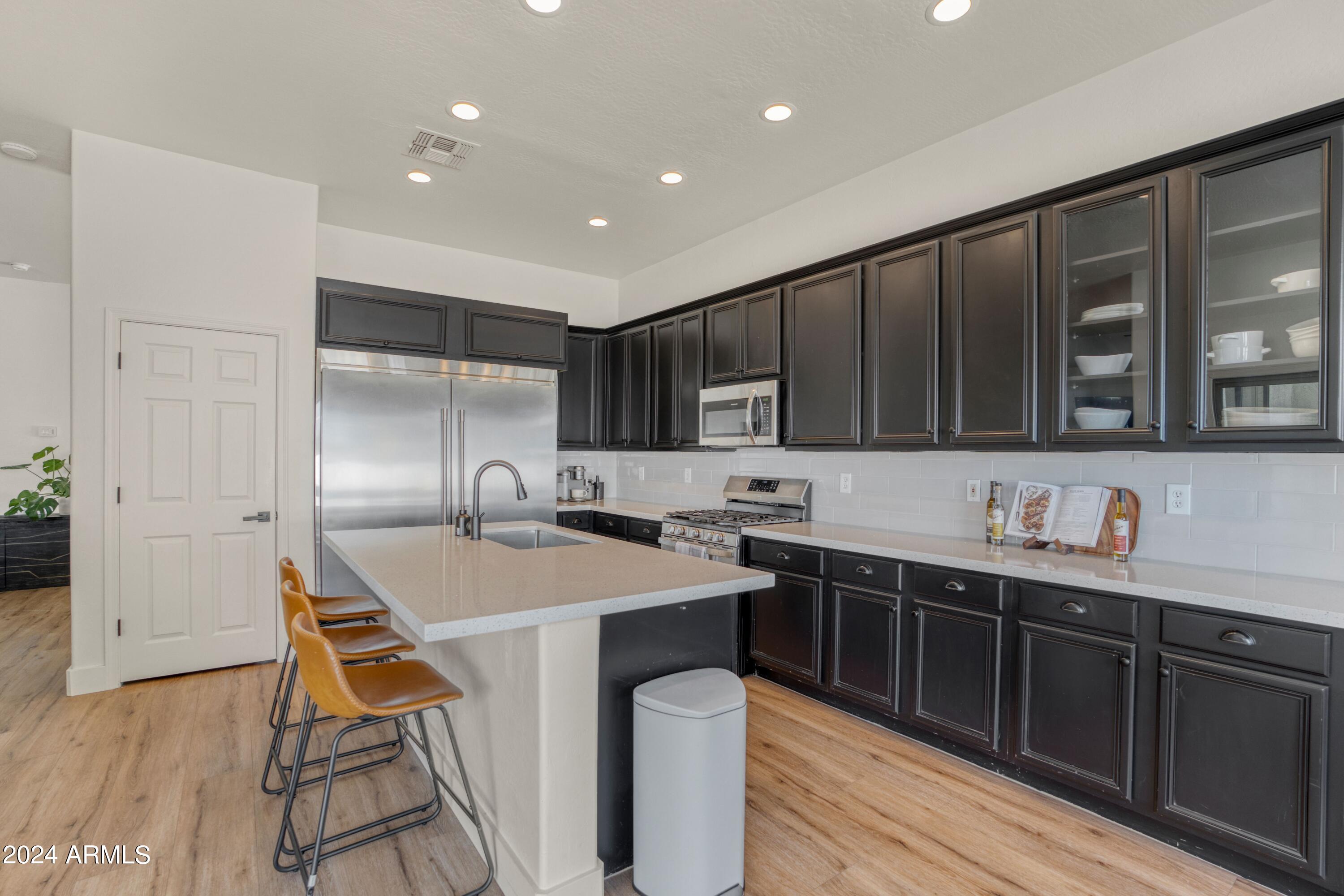 16852 West Northampton Road Surprise, AZ 85374 - Photo 7 of 31 Kitchen