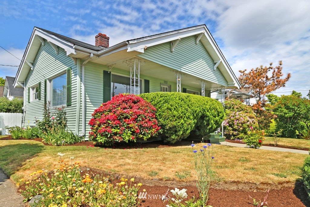 902 North 77th Street Seattle, WA 98103 - Photo 2 of 23 Gallery Image 2