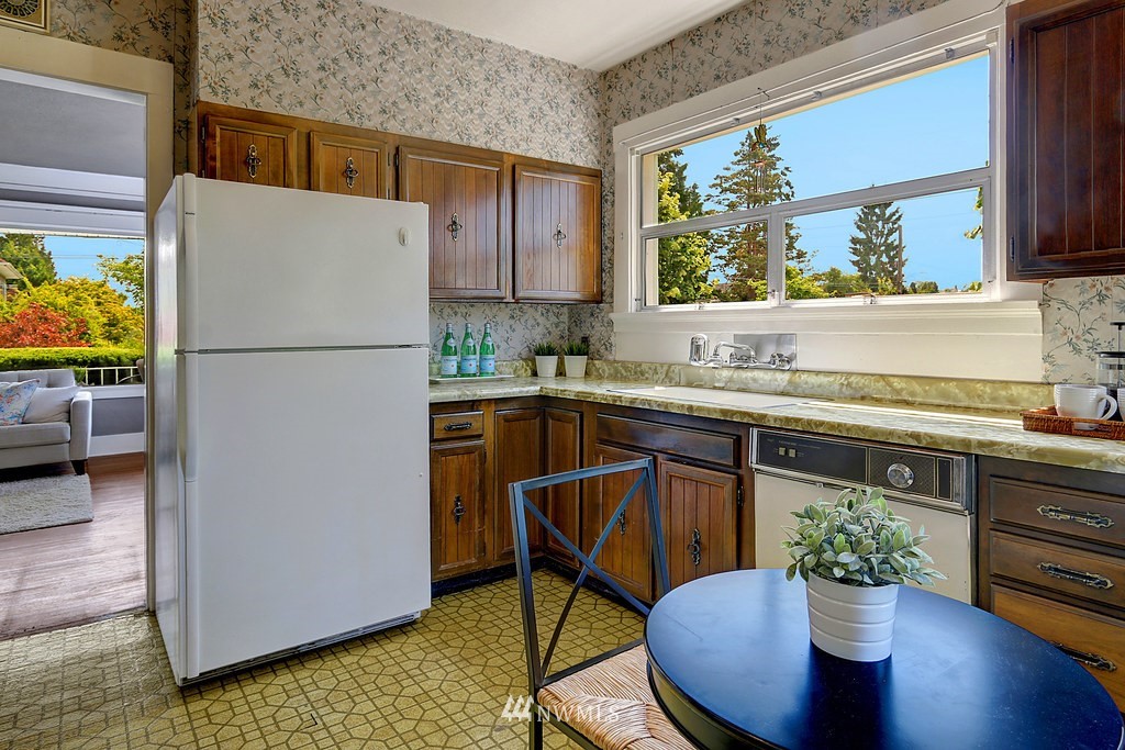 902 North 77th Street Seattle, WA 98103 - Photo 11 of 23 Gallery Image 11