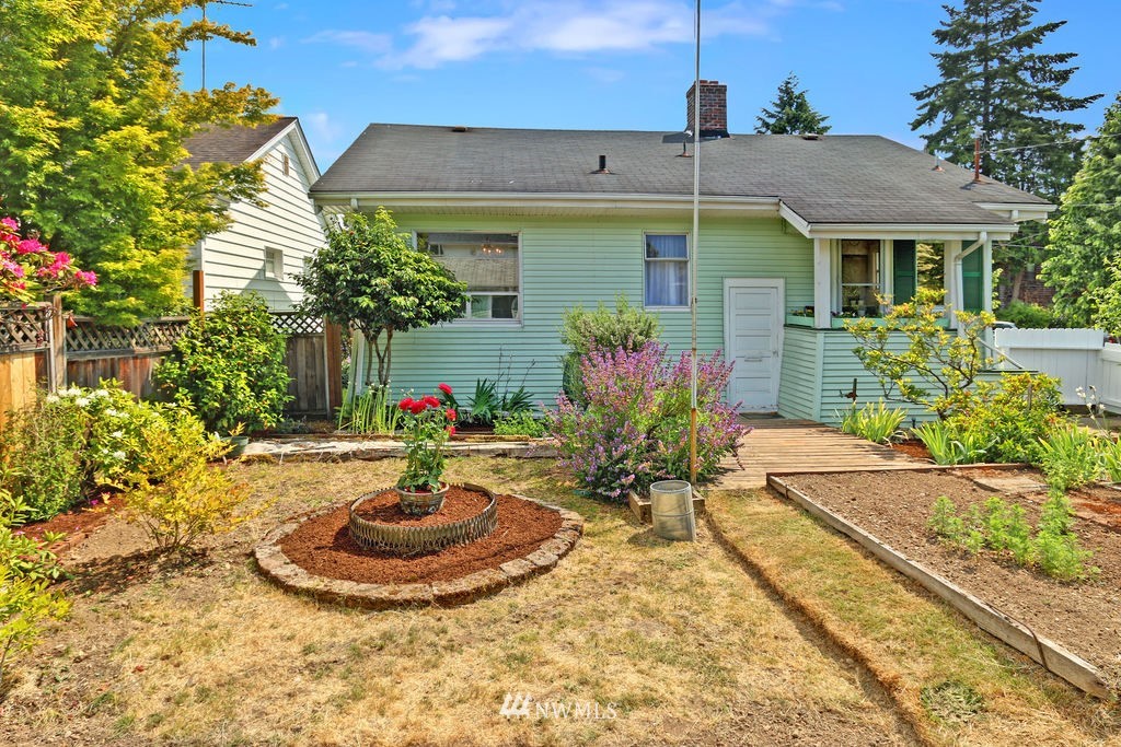 902 North 77th Street Seattle, WA 98103 - Photo 20 of 23 Gallery Image 20