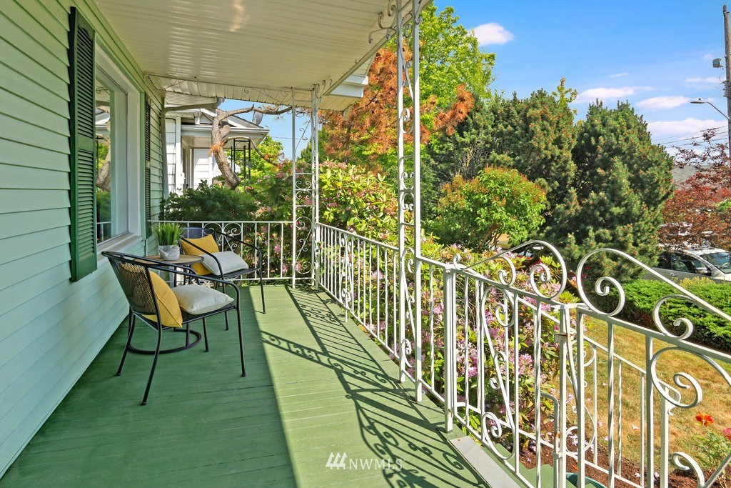 902 North 77th Street Seattle, WA 98103 - Photo 3 of 23 Gallery Image 3