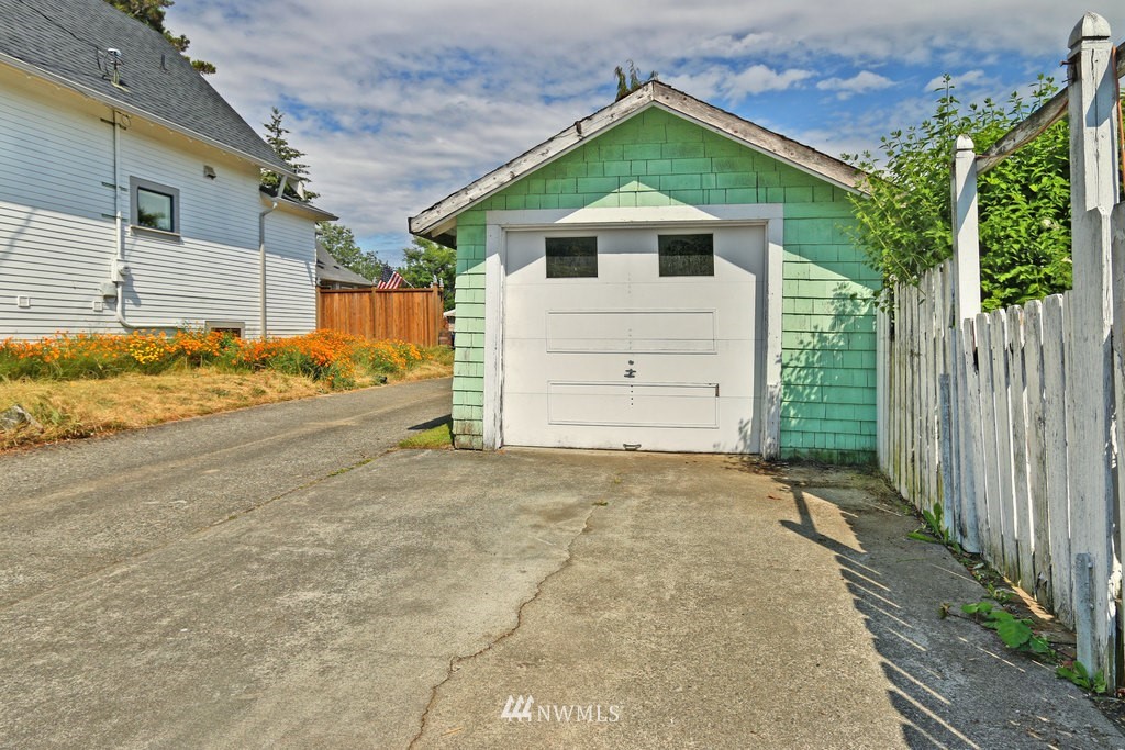 902 North 77th Street Seattle, WA 98103 - Photo 23 of 23 Gallery Image 23