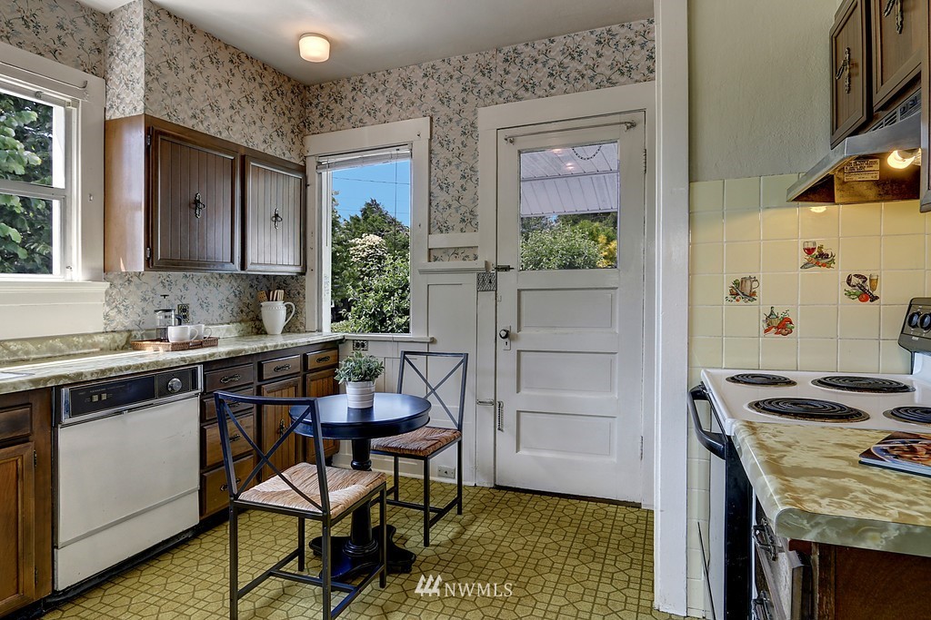 902 North 77th Street Seattle, WA 98103 - Photo 9 of 23 Gallery Image 9
