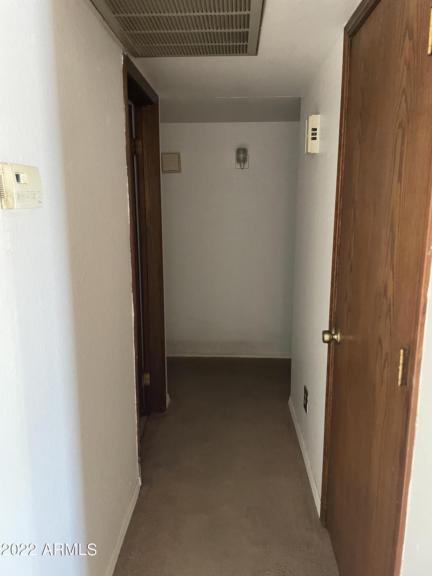 1845 West Utopia Road Phoenix, AZ 85027 - Photo 15 of 33 Hall