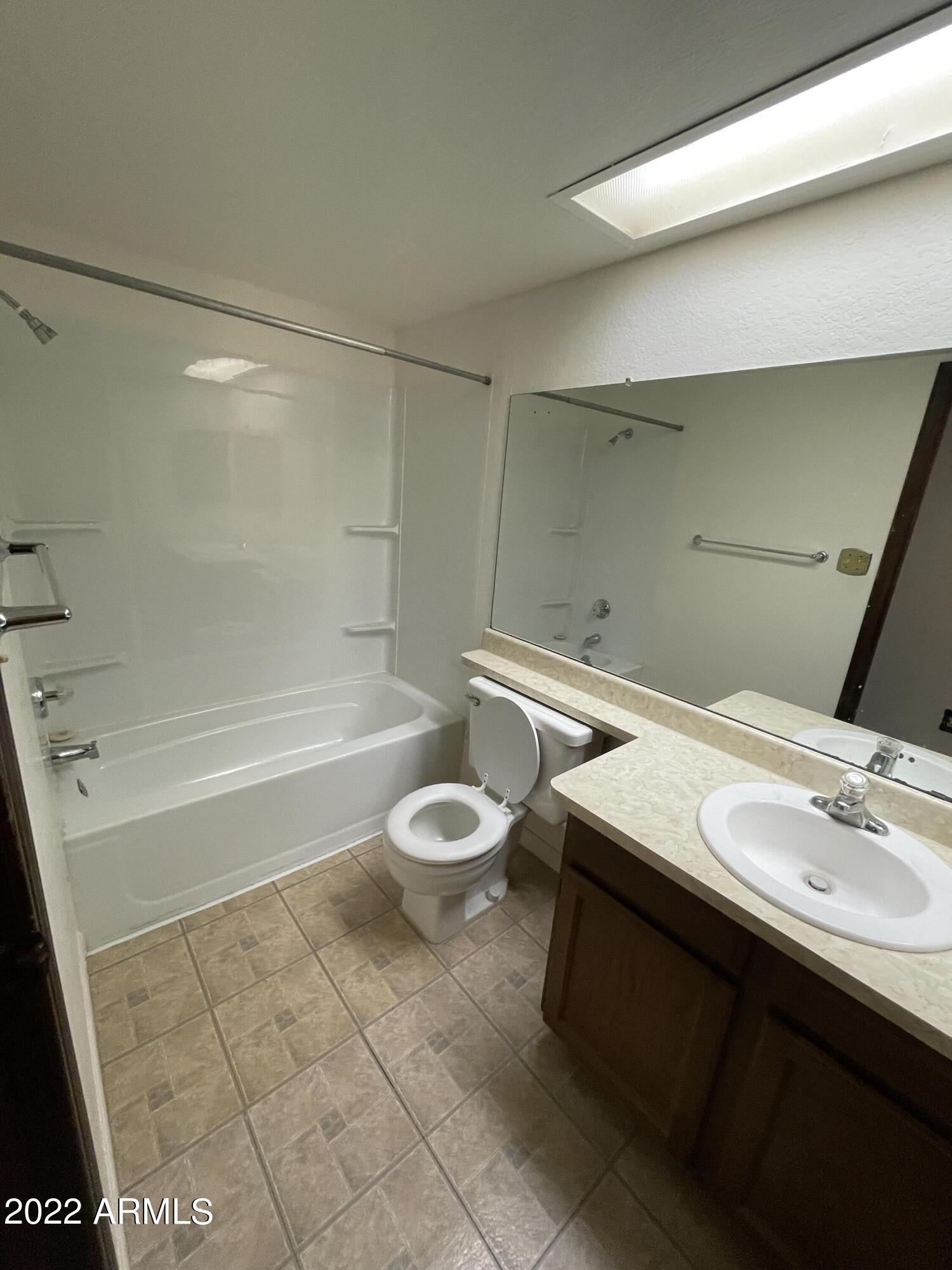 1845 West Utopia Road Phoenix, AZ 85027 - Photo 17 of 33 Hall Bath