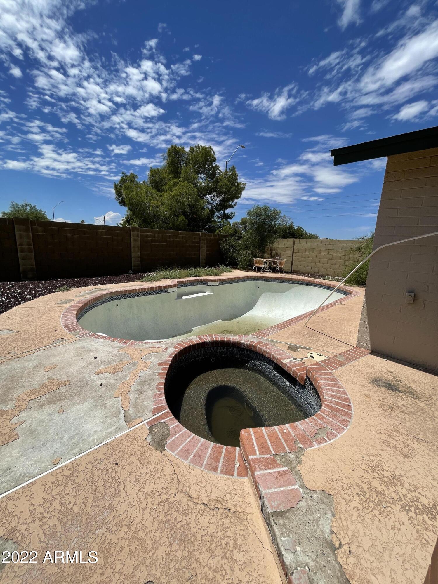 1845 West Utopia Road Phoenix, AZ 85027 - Photo 30 of 33 pool & Spa