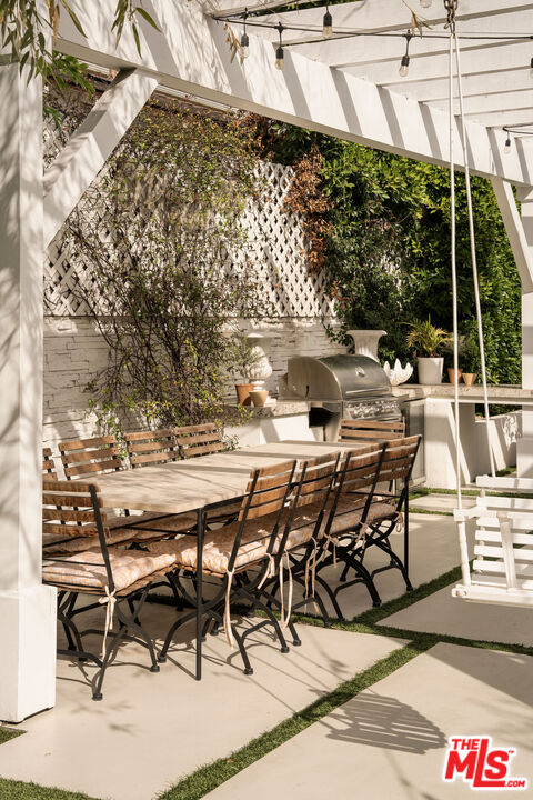 4080 Alla Road Los Angeles, CA 90066 - Photo 21 of 57 a view of an outdoor space with seating