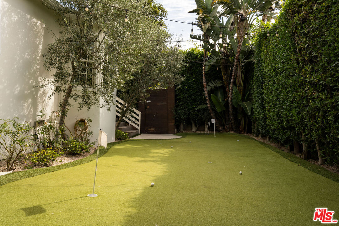 4080 Alla Road Los Angeles, CA 90066 - Photo 28 of 57 a view of swimming pool