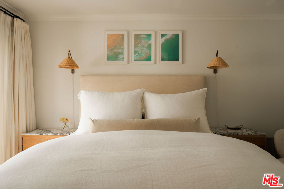 4080 Alla Road Los Angeles, CA 90066 - Photo 37 of 57 a bedroom with a bed and a window