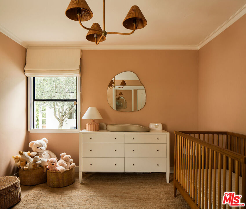4080 Alla Road Los Angeles, CA 90066 - Photo 43 of 57 a bedroom with a dresser and a window