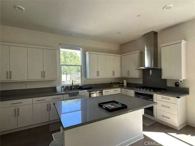 $5,300 | 109 Newall, Irvine, CA 92618