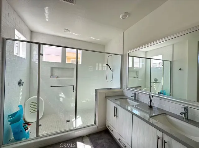 $5,300 | 109 Newall, Irvine, CA 92618