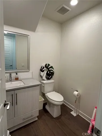 $5,300 | 109 Newall, Irvine, CA 92618