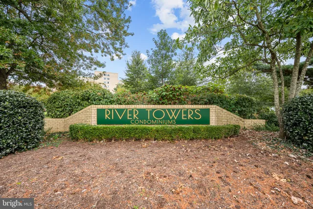 $199,990 | 6631 Wakefield Drive, Unit 819, Alexandria, VA 22307