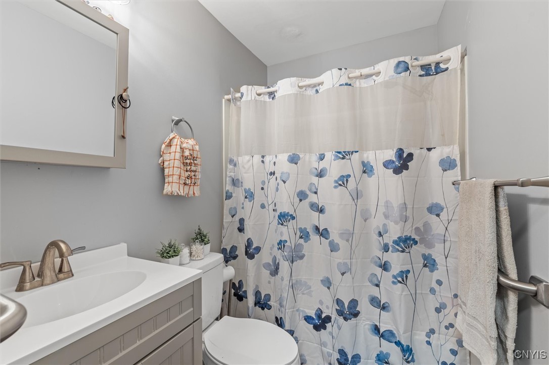 1387 County Rte 9 Volney, NY 13069 - Photo 14 of 40