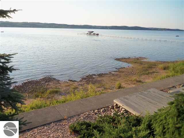 610 South Stony Point Road Suttons Bay, MI 49682 - Photo 14 of 22 1737877-13.JPG