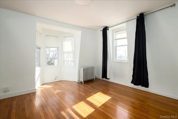 $1,499,999 | 148-11 10th Avenue | Whitestone