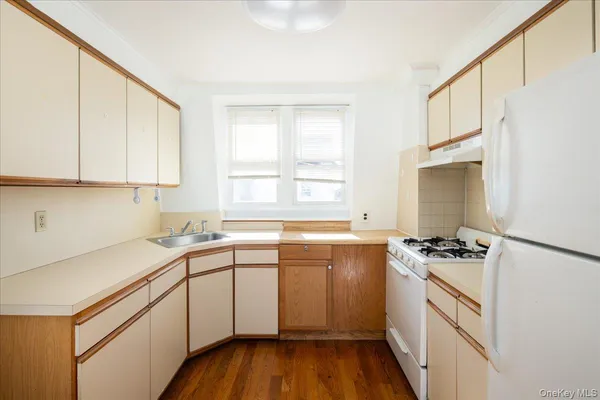 $1,499,999 | 148-11 10th Avenue | Whitestone