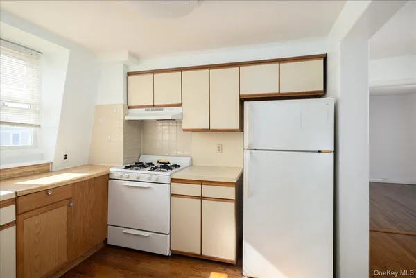 $1,499,999 | 148-11 10th Avenue | Whitestone