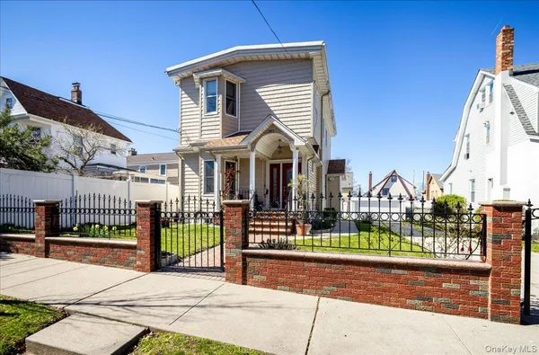 $1,499,999 | 148-11 10th Avenue | Whitestone