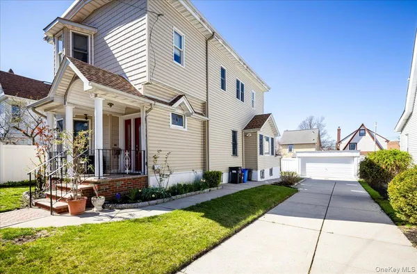 $1,499,999 | 148-11 10th Avenue | Whitestone