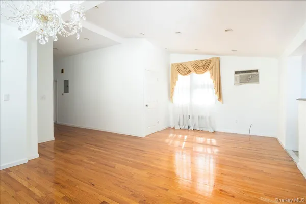 $1,499,999 | 148-11 10th Avenue | Whitestone