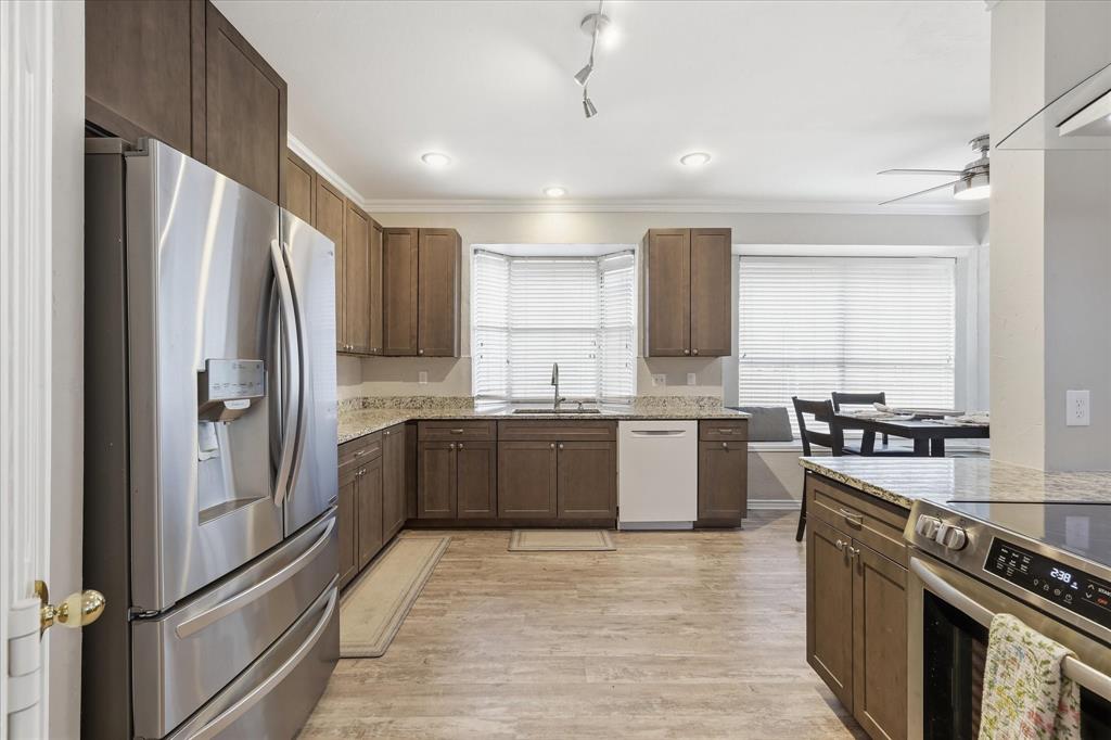 1674 Knoll Ridge Circle Corinth, TX 76210 - Photo 11 of 34