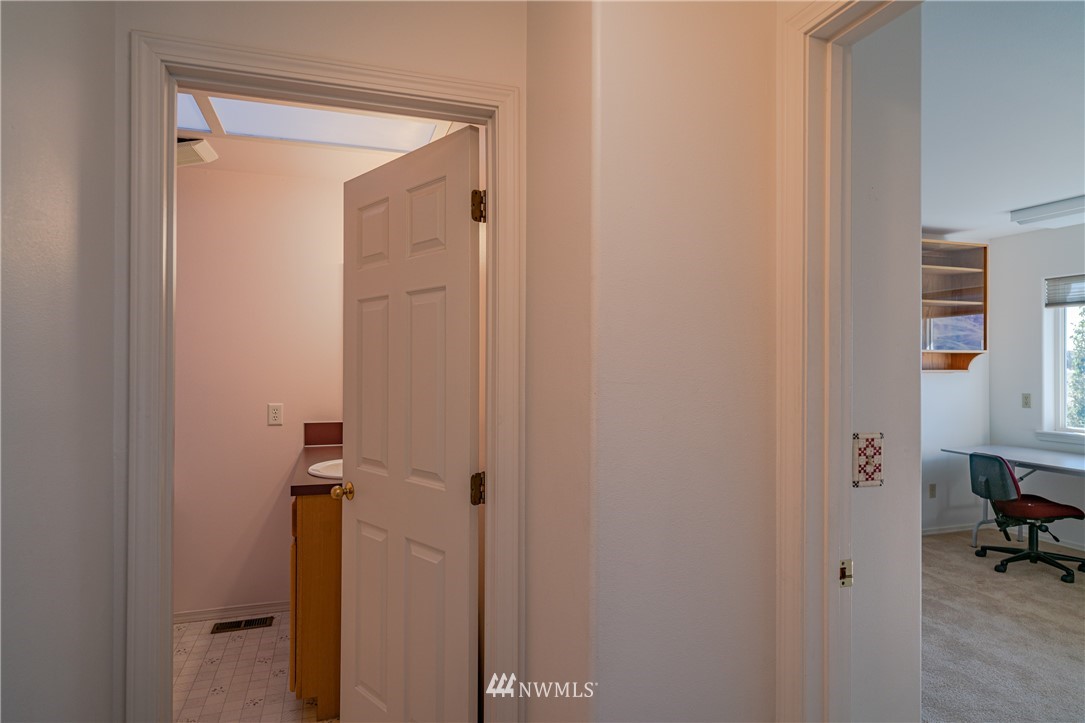 4123 Knowles Road Wenatchee, WA 98801 - Photo 18 of 40 Gallery Image 18