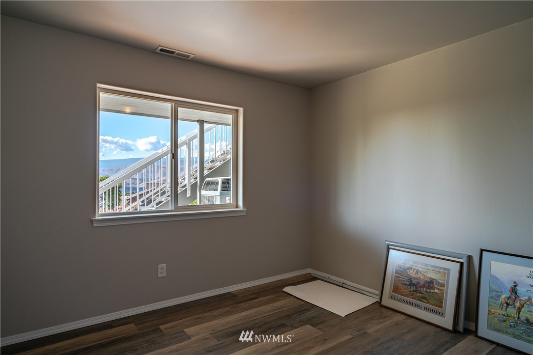 4123 Knowles Road Wenatchee, WA 98801 - Photo 32 of 40 Gallery Image 32