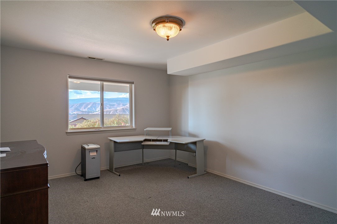4123 Knowles Road Wenatchee, WA 98801 - Photo 33 of 40 Gallery Image 33