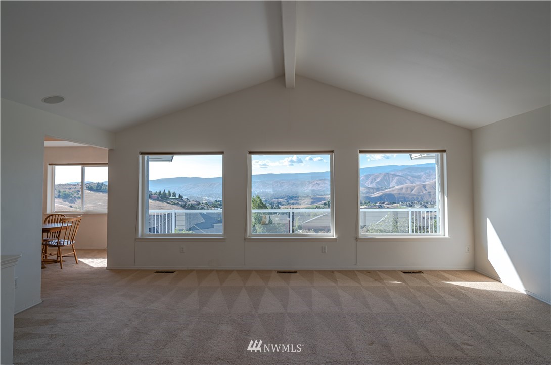 4123 Knowles Road Wenatchee, WA 98801 - Photo 5 of 40 Gallery Image 5
