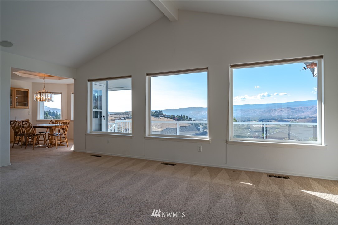 4123 Knowles Road Wenatchee, WA 98801 - Photo 7 of 40 Gallery Image 7